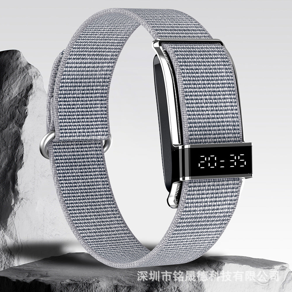 New S18 Cross-Border Hot-Selling Model, Screen-Less Smart Sports Bracelet With Step Counting, Sleep Monitoring, And Incoming Call Vibration Alert